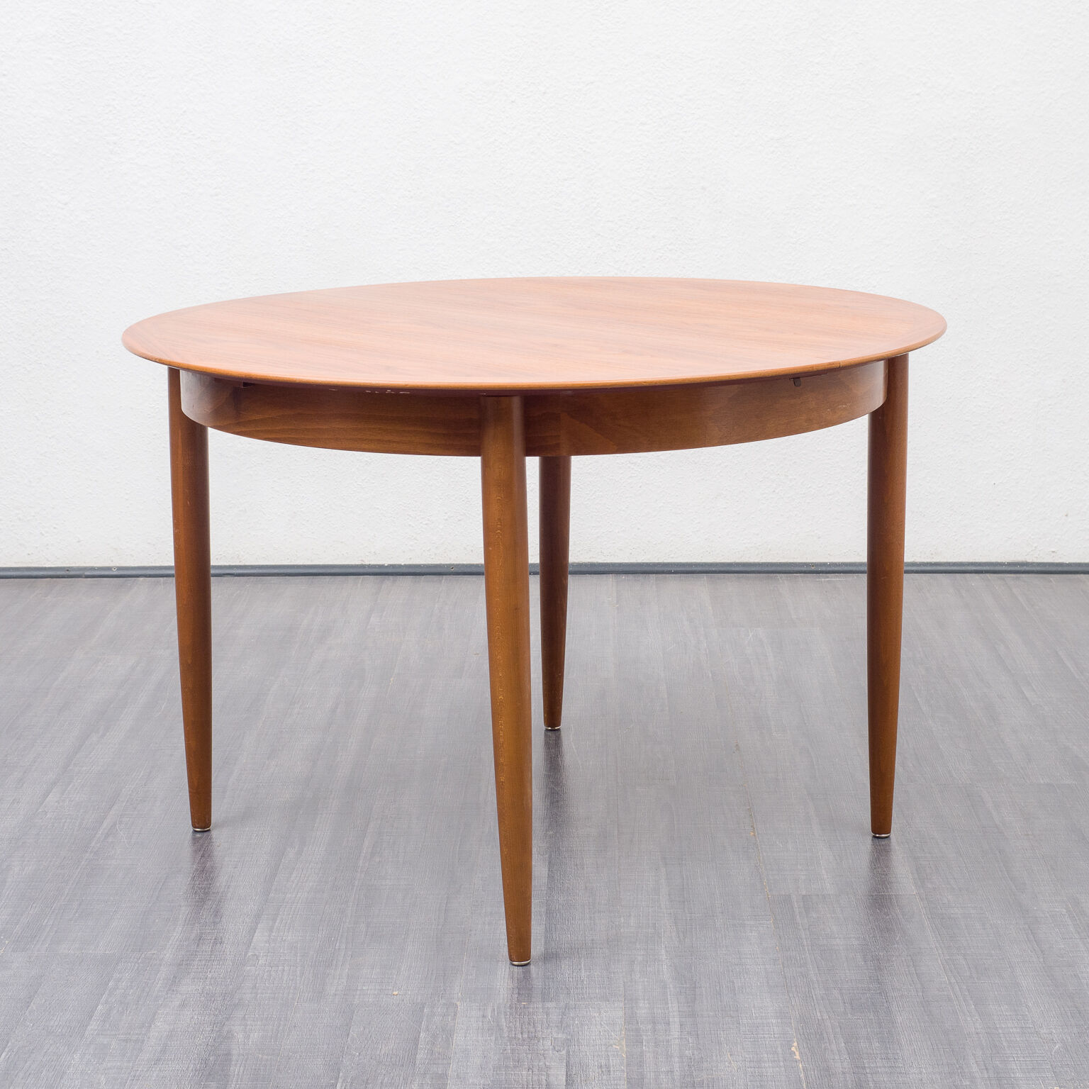 Round dining table, vintage, with extensions