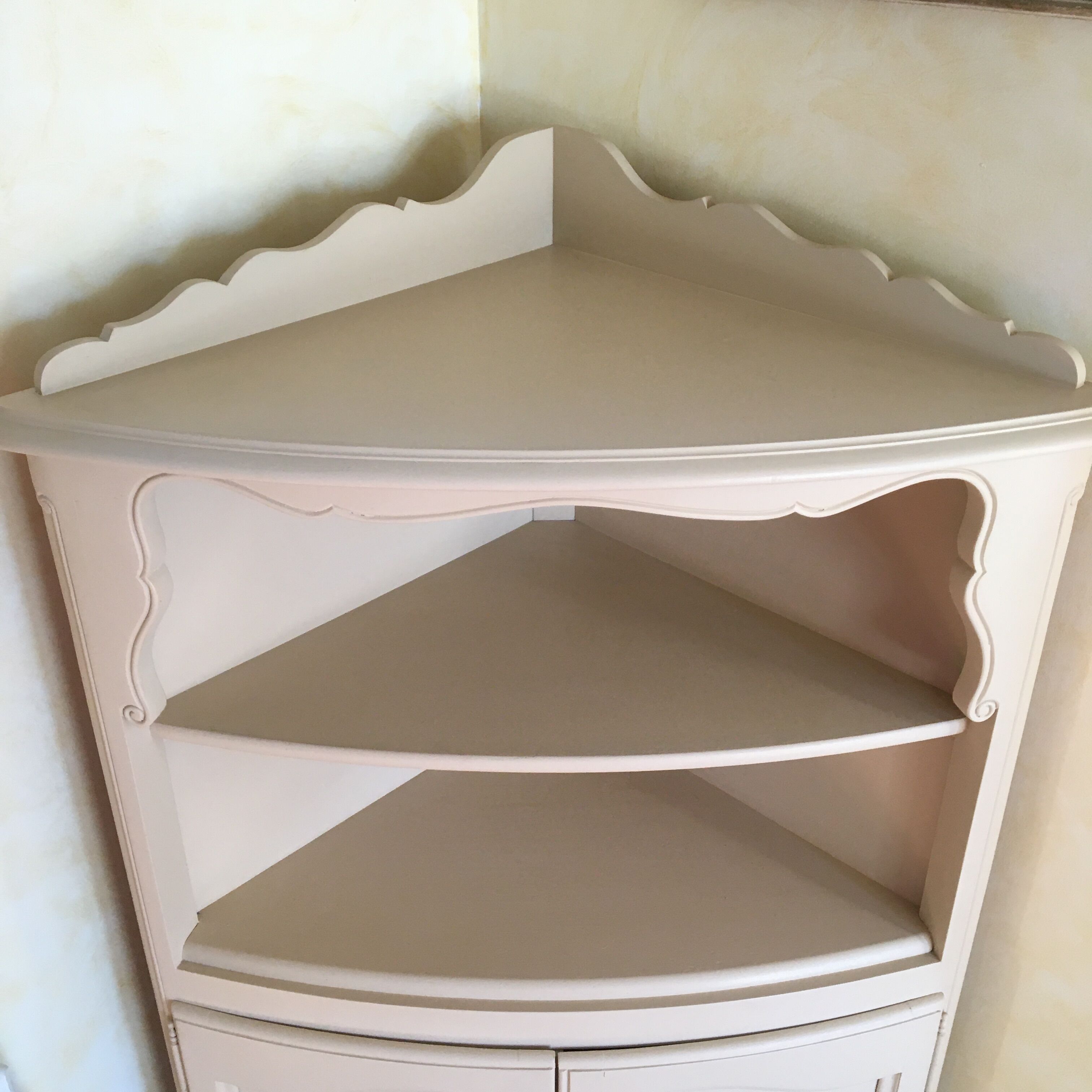 Corner furniture repainted notch Louis XV spirit