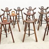 Grand ensemble de tabourets de bar espagnols, vendus à l'unité