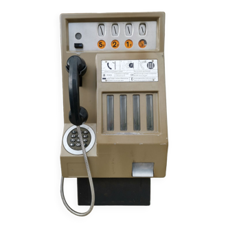Coin-operated cabin payphone