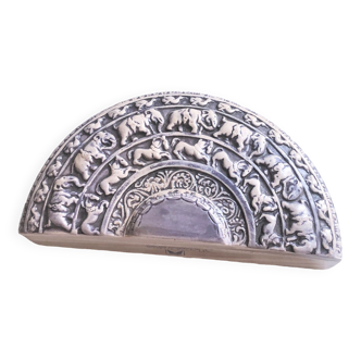 Semi-round ceramic box with animal decoration in relief Sri Lanka