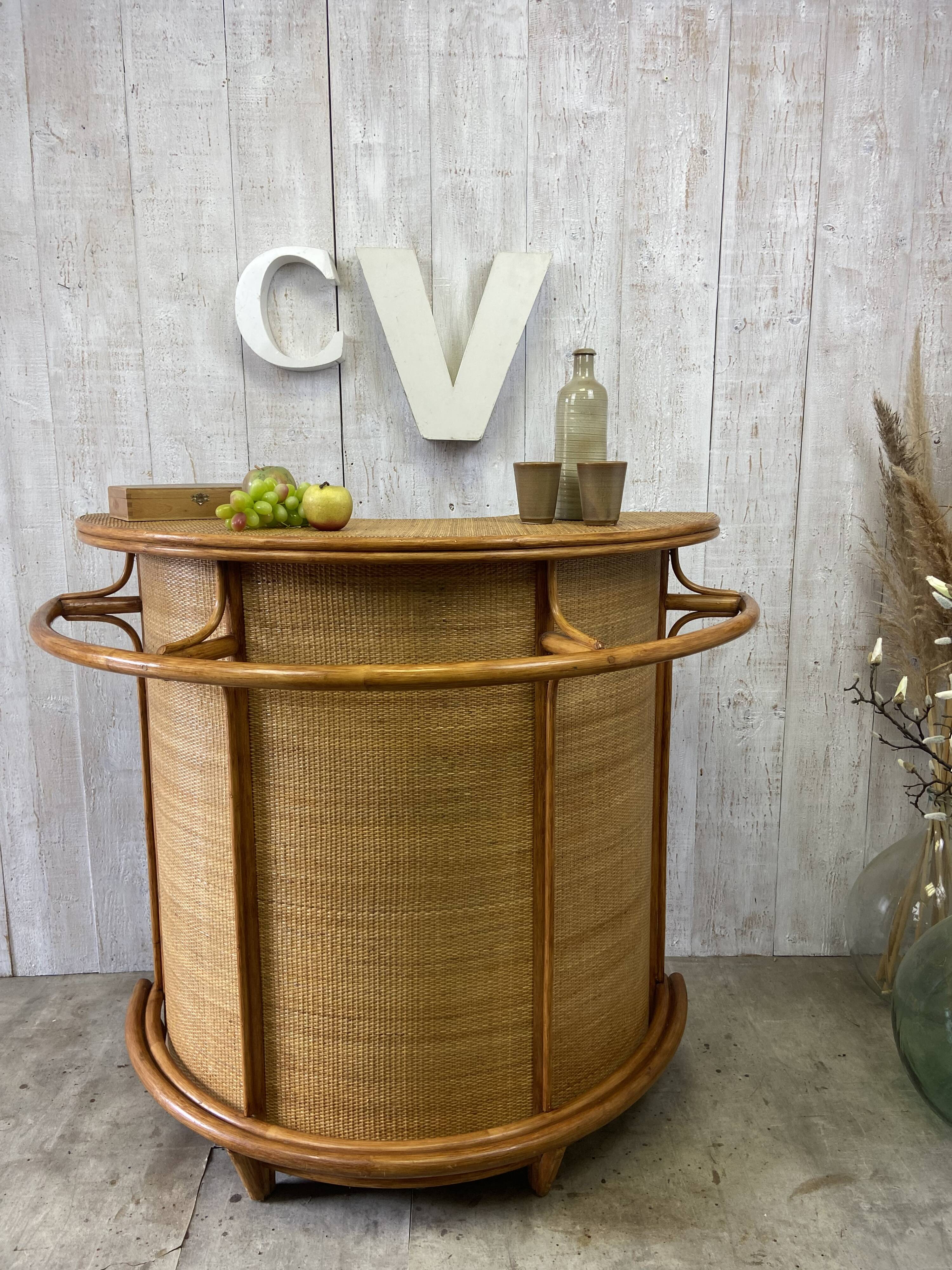 Vintage rattan bar