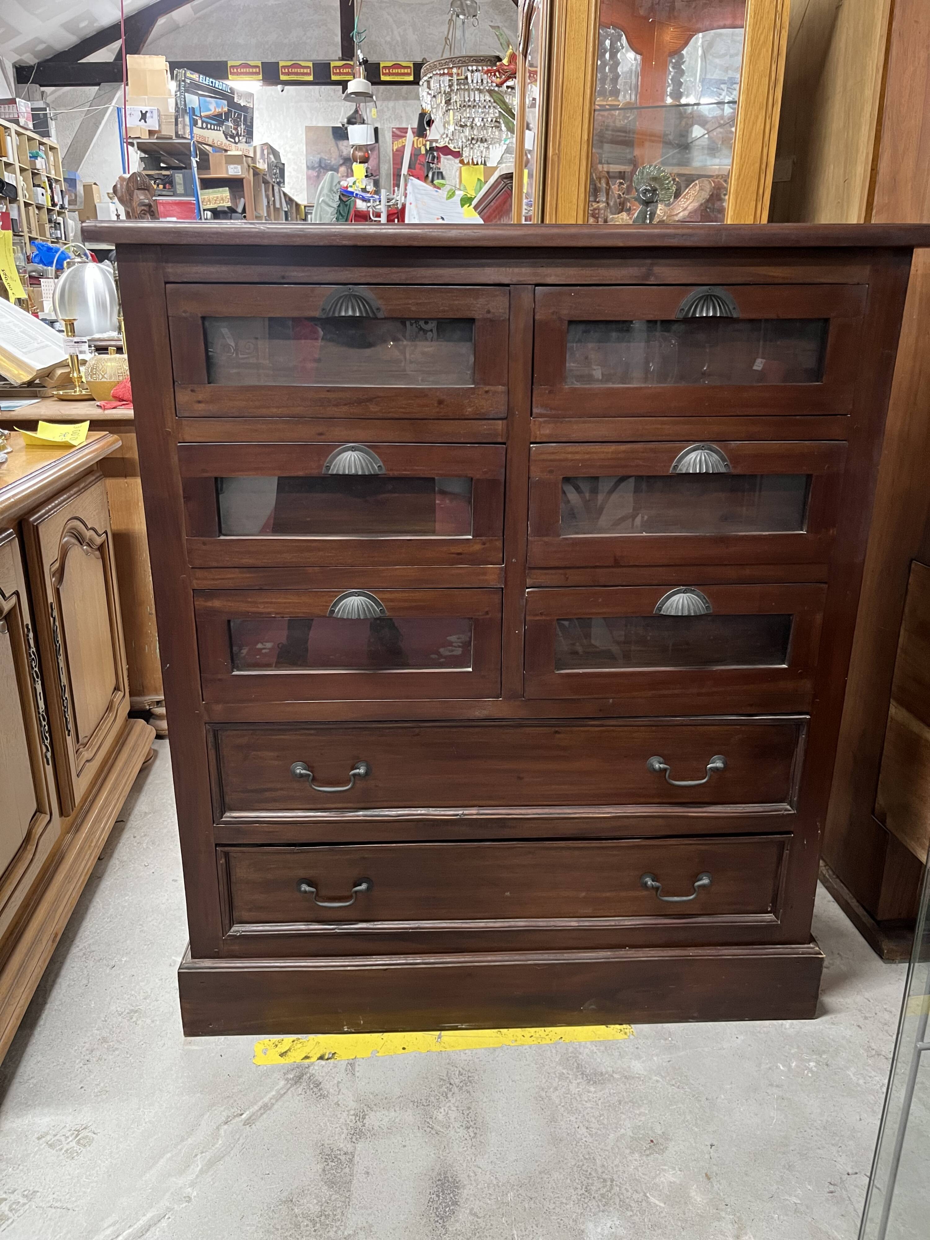commode en bois exotique