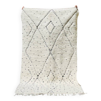 Tapis M’rit à pois neuf