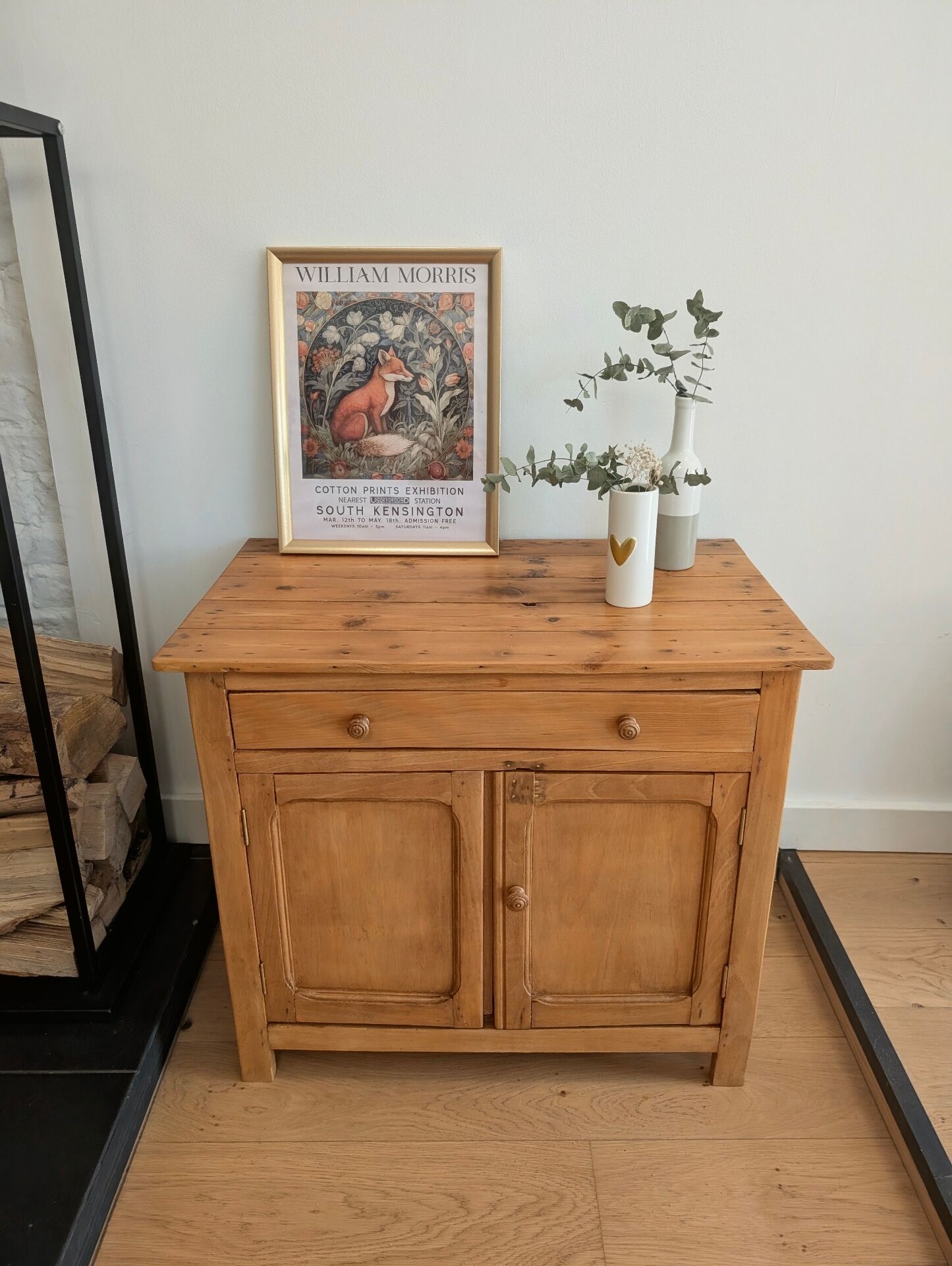 Vintage wooden renovated sideboard, 2 doors and 1 drawer.