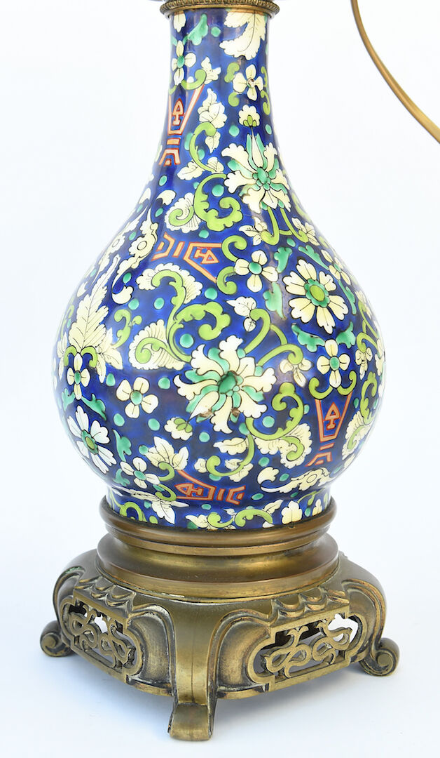 Pair of earthenware lamp legs in the taste of China