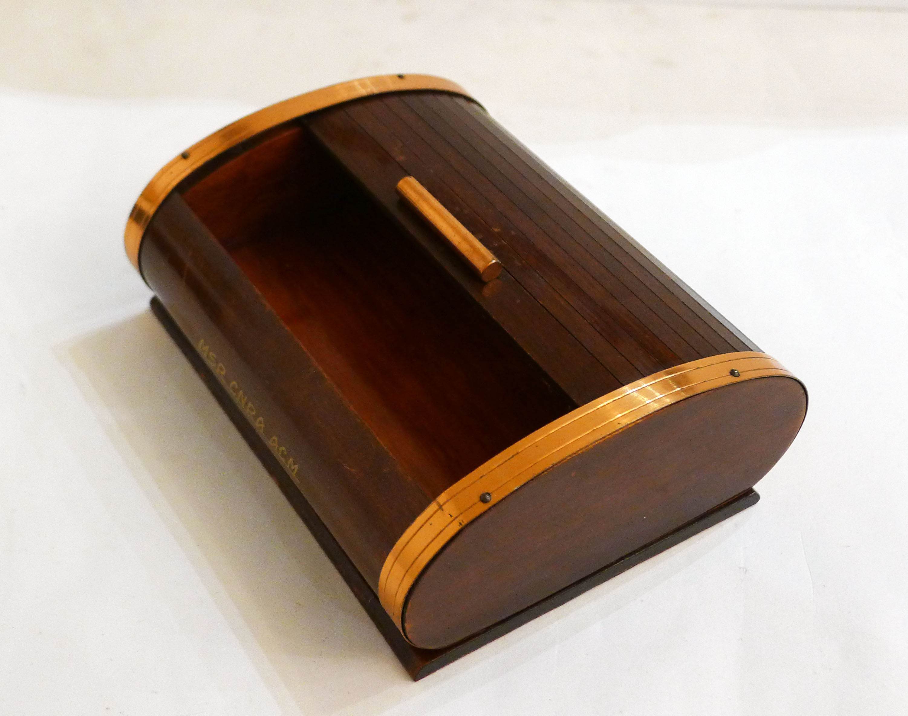Cigarette box with wooden sliding curtain