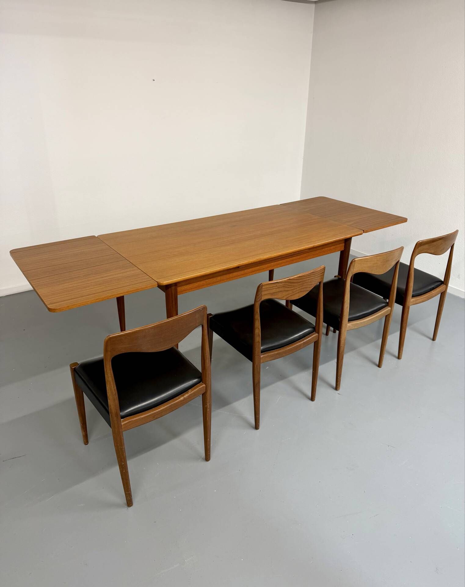 Table à manger extensible en teck design scandinave des années 1960