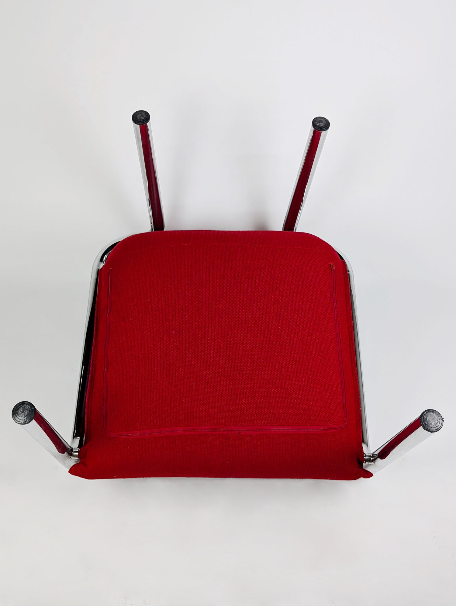 Pair of Italian armchairs in chromed metal and red fabric, 1970