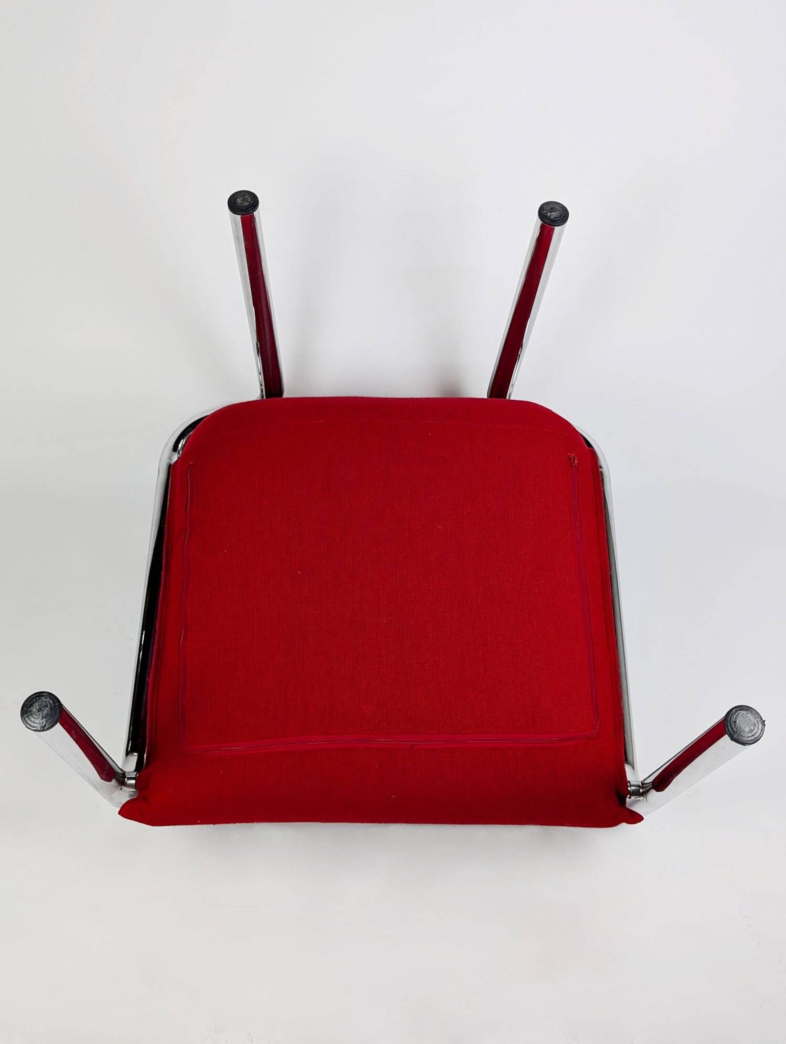 Pair of Italian armchairs in chromed metal and red fabric, 1970