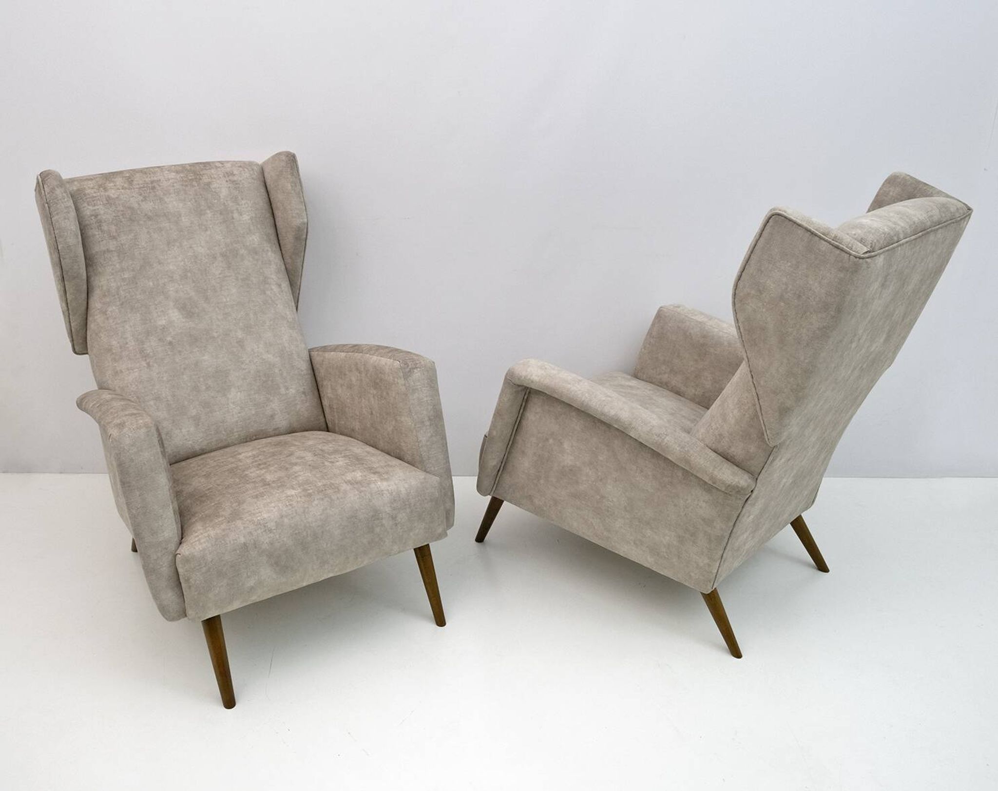 Pair of Gio Ponti Mid-Century Modern Italian Velvet "Alata" Lounge Chairs