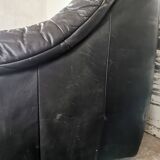 Pair of black leather armchairs from the 80s