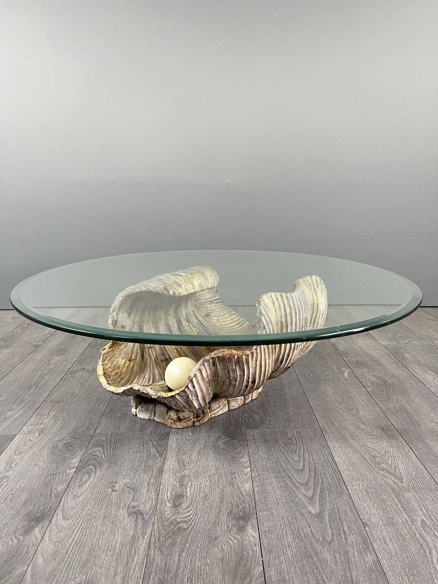 Shell-shaped coffee table in carved wood, 20th century