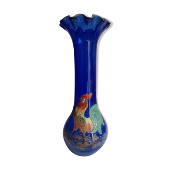 Vase verre emaillé Legras décor coq forme peu courante, hauteur 25 cm diamètre 10 cm