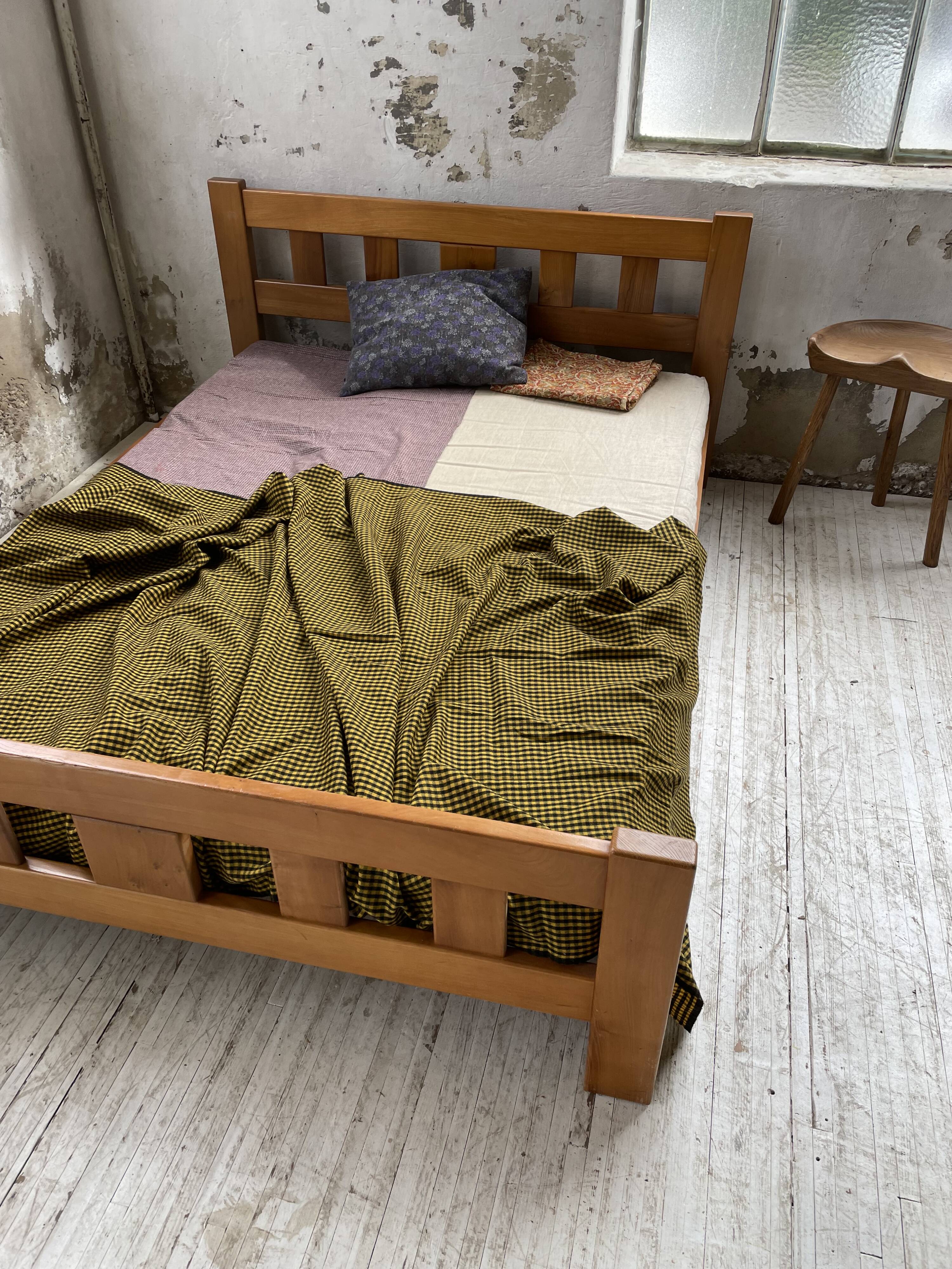 Maison Regain solid double bed 140 cm