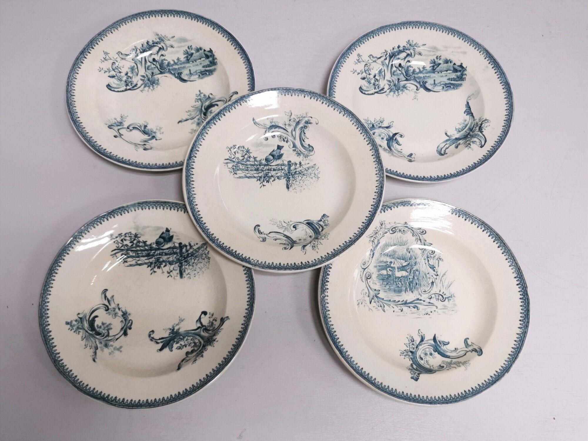5 anciennes assiettes creuses Terre de fer rocaille faience pexonne