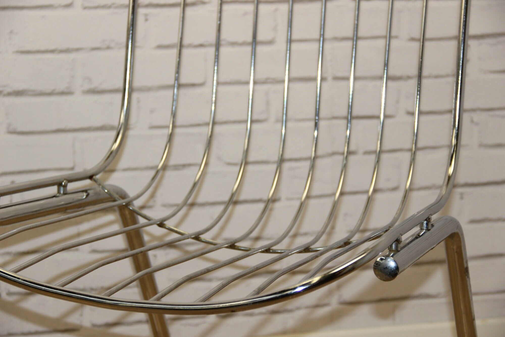 Lot of 2 vintage year 70, chromed metal wire chairs