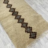 Handcrafted moroccan berber carpet 139 x 83 cm