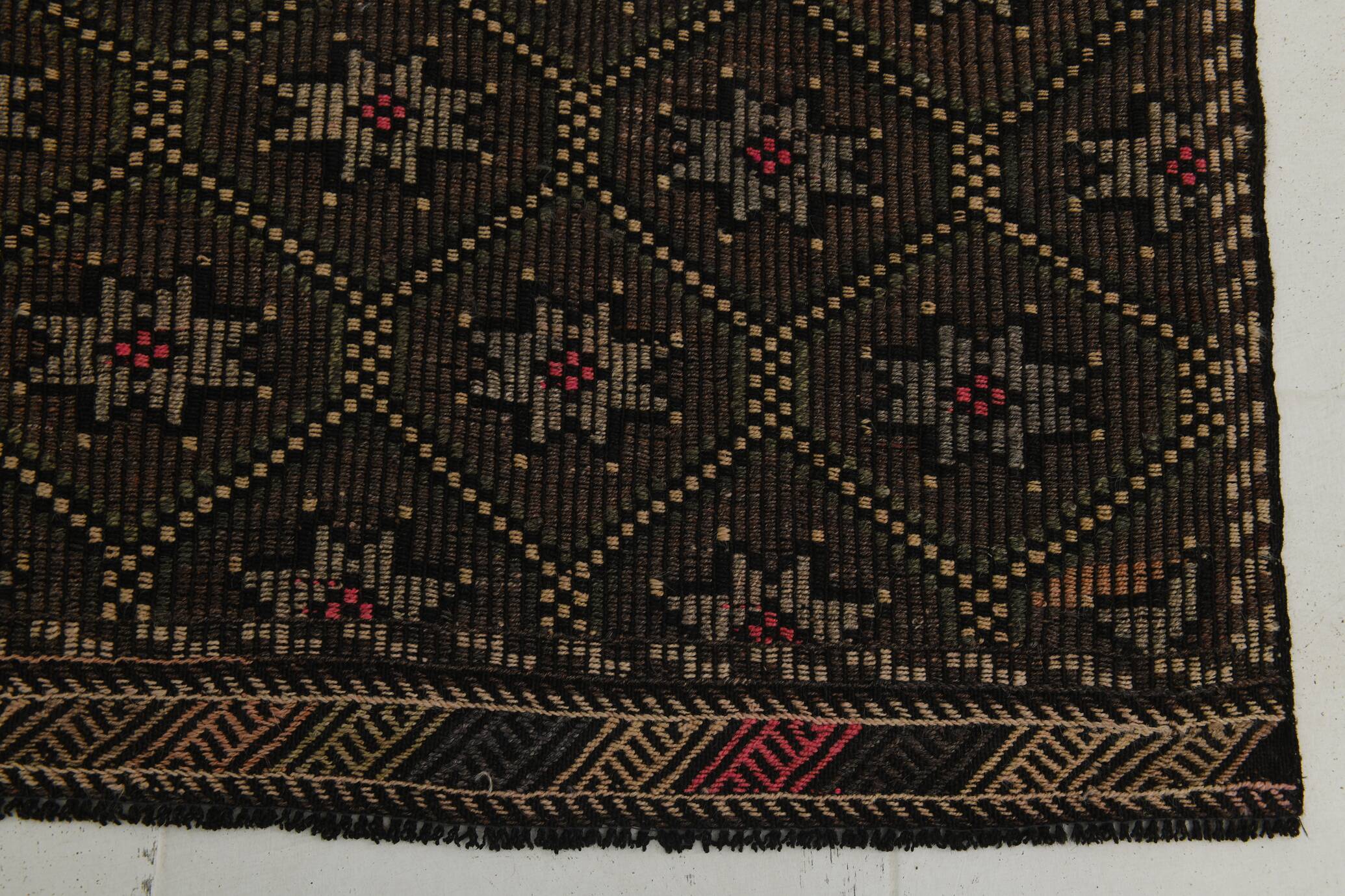 Tapis Kilim Vintage Noir et Brun à Motifs Géométriques, 183x297 Cm