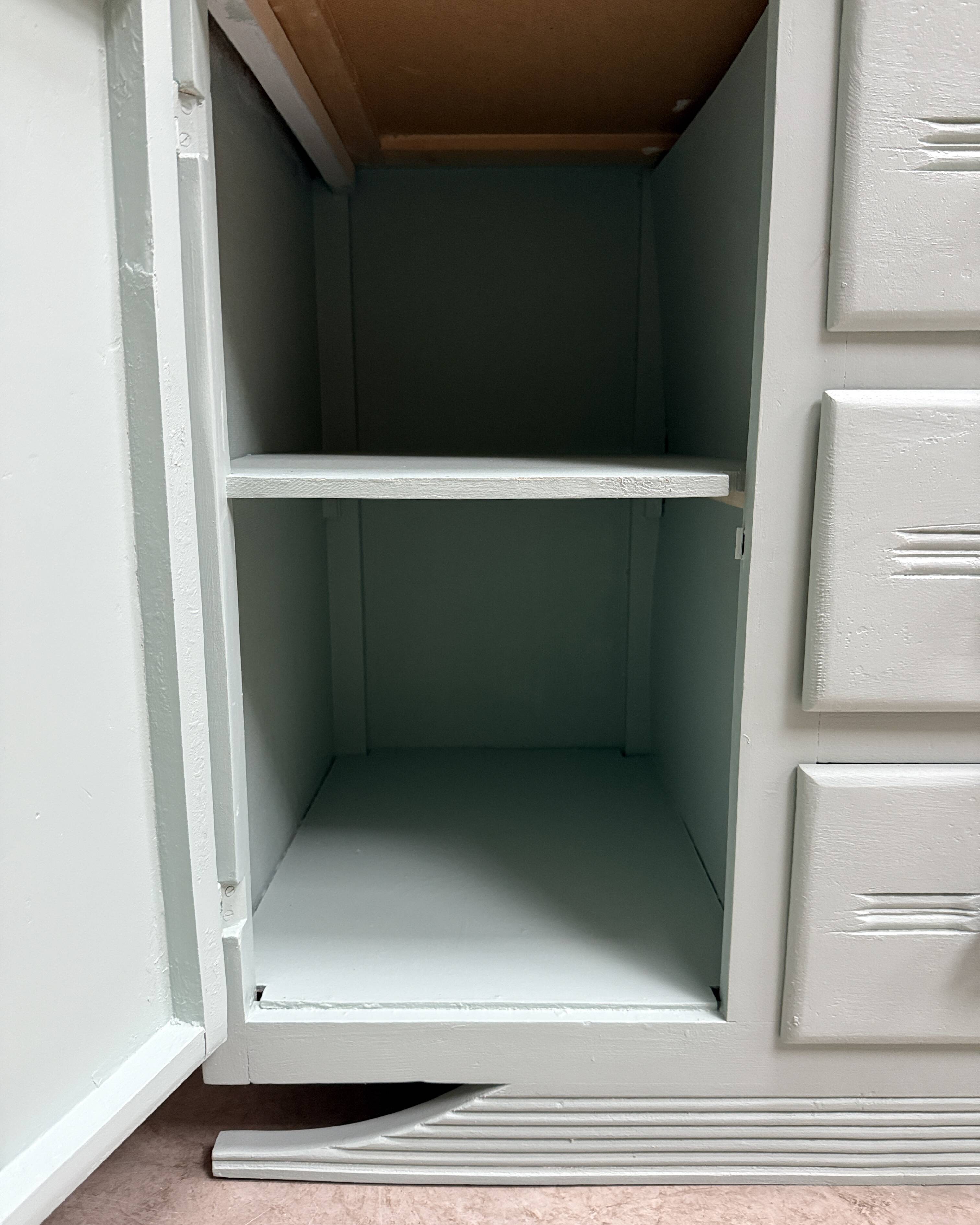 Art Deco chest of drawers