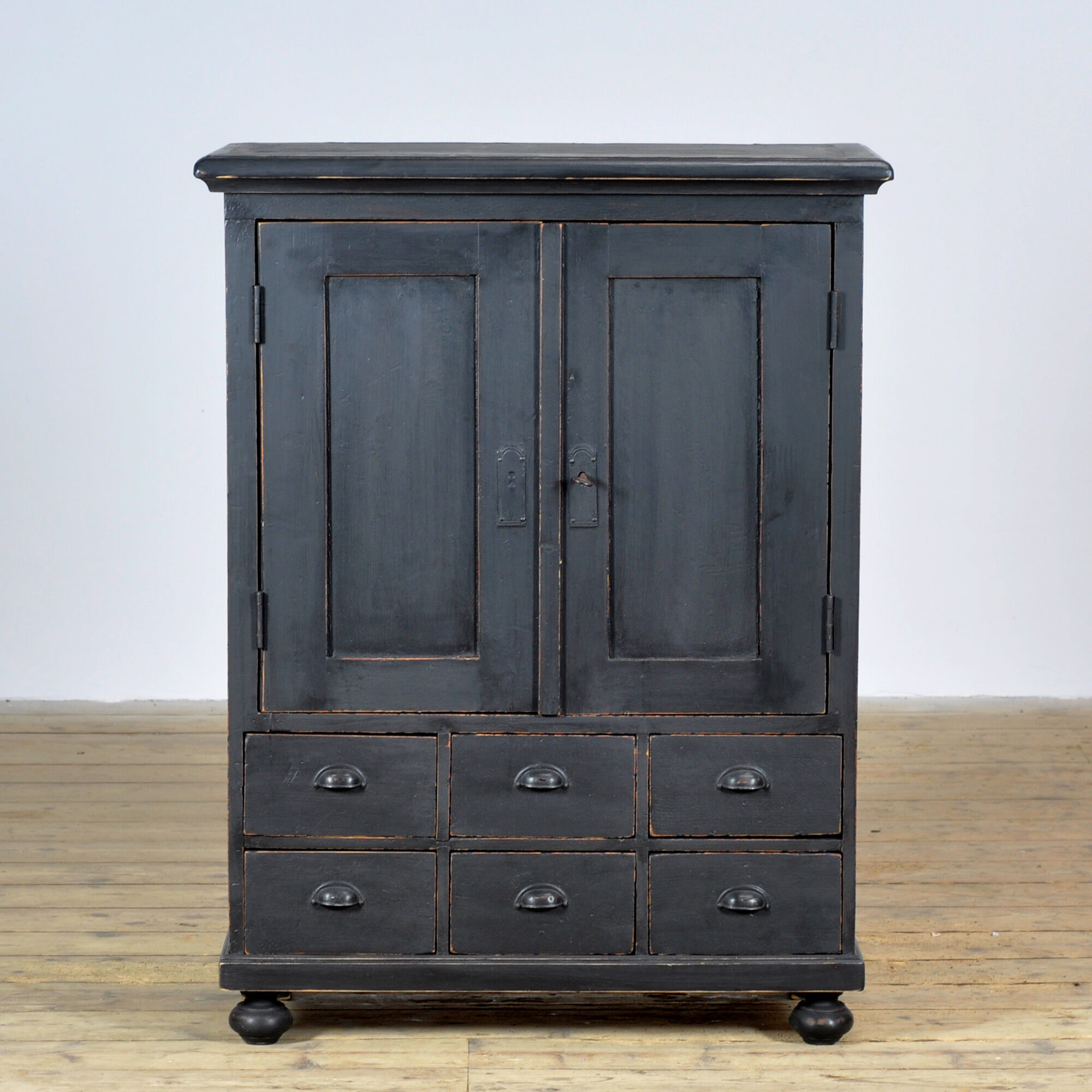 Pine cabinet with 6 drawers, circa 1920