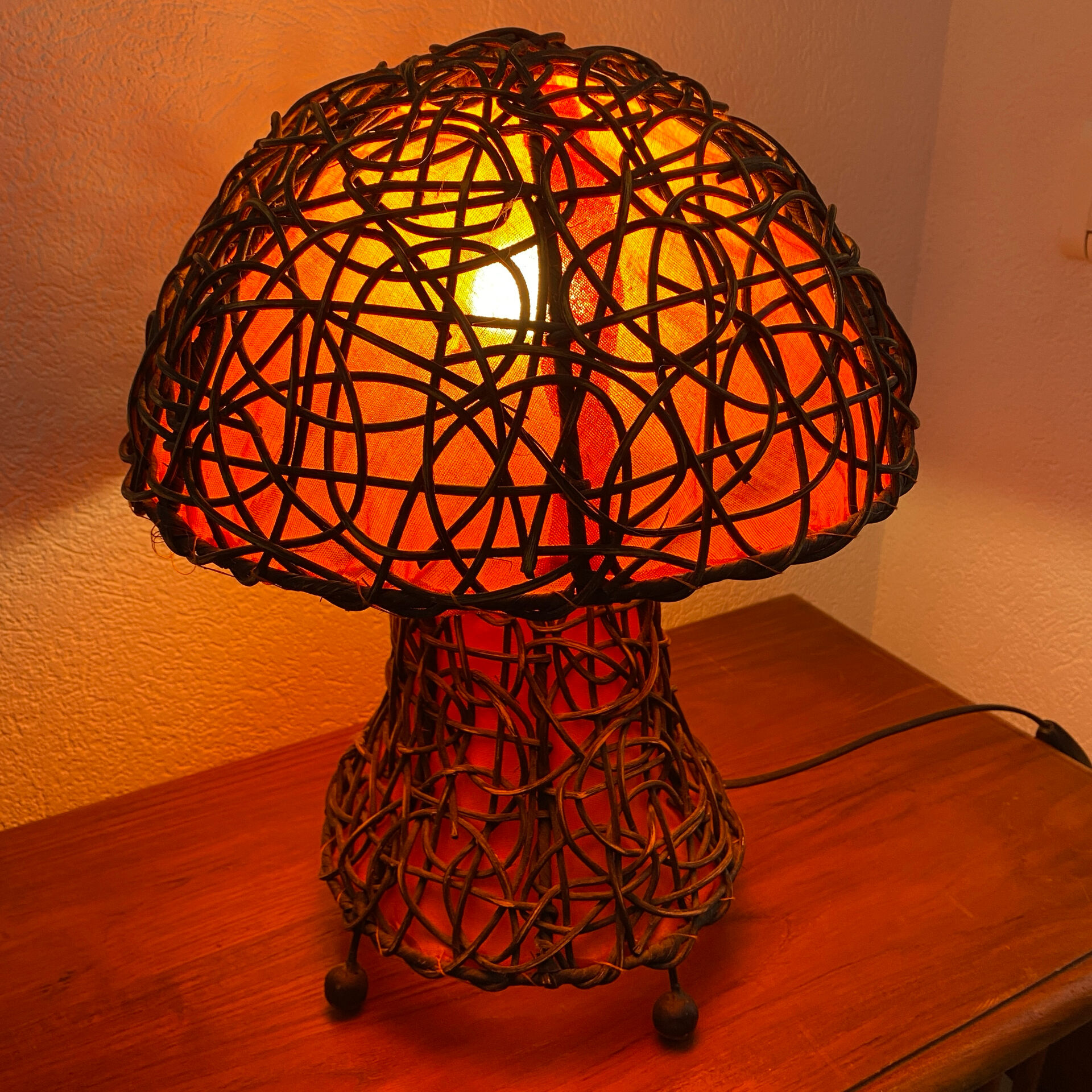 Large mushroom lamp in woven rattan