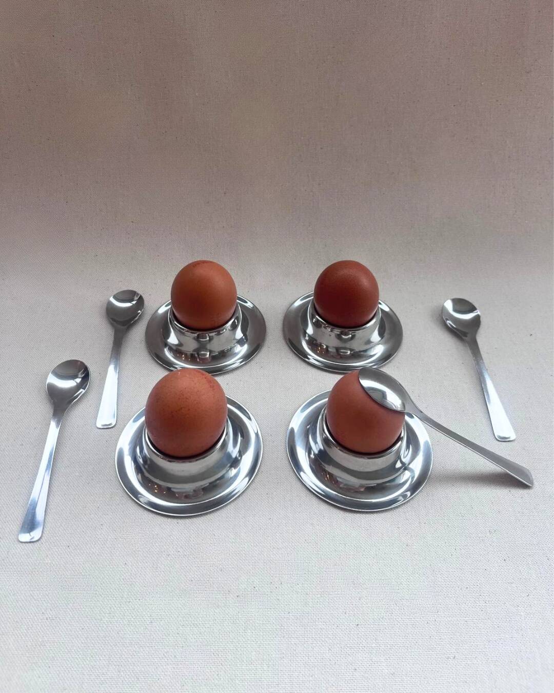 Coquetiers et cuillères