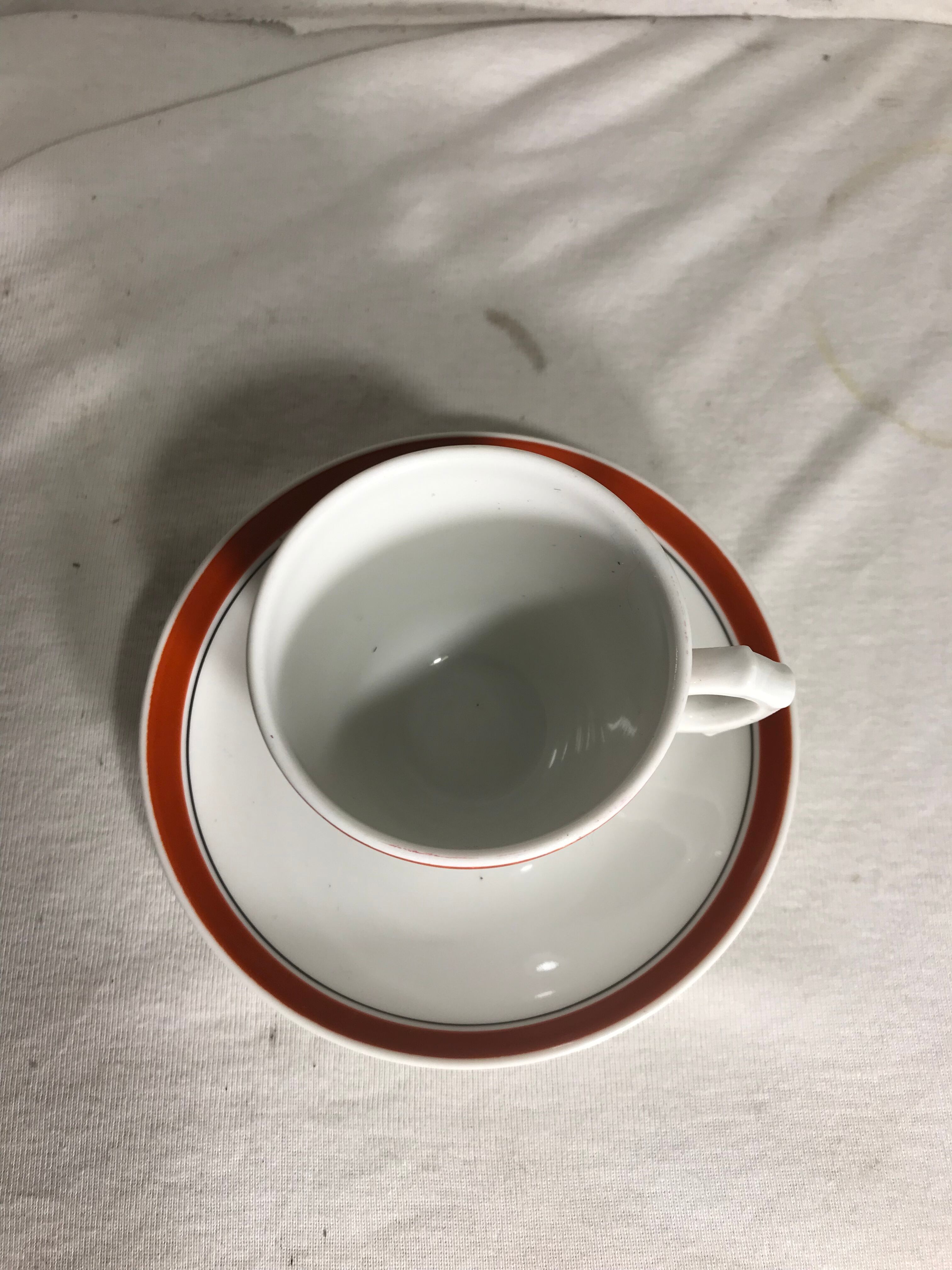 Teapot Pillivuyt and 4 vintage ceramic cups