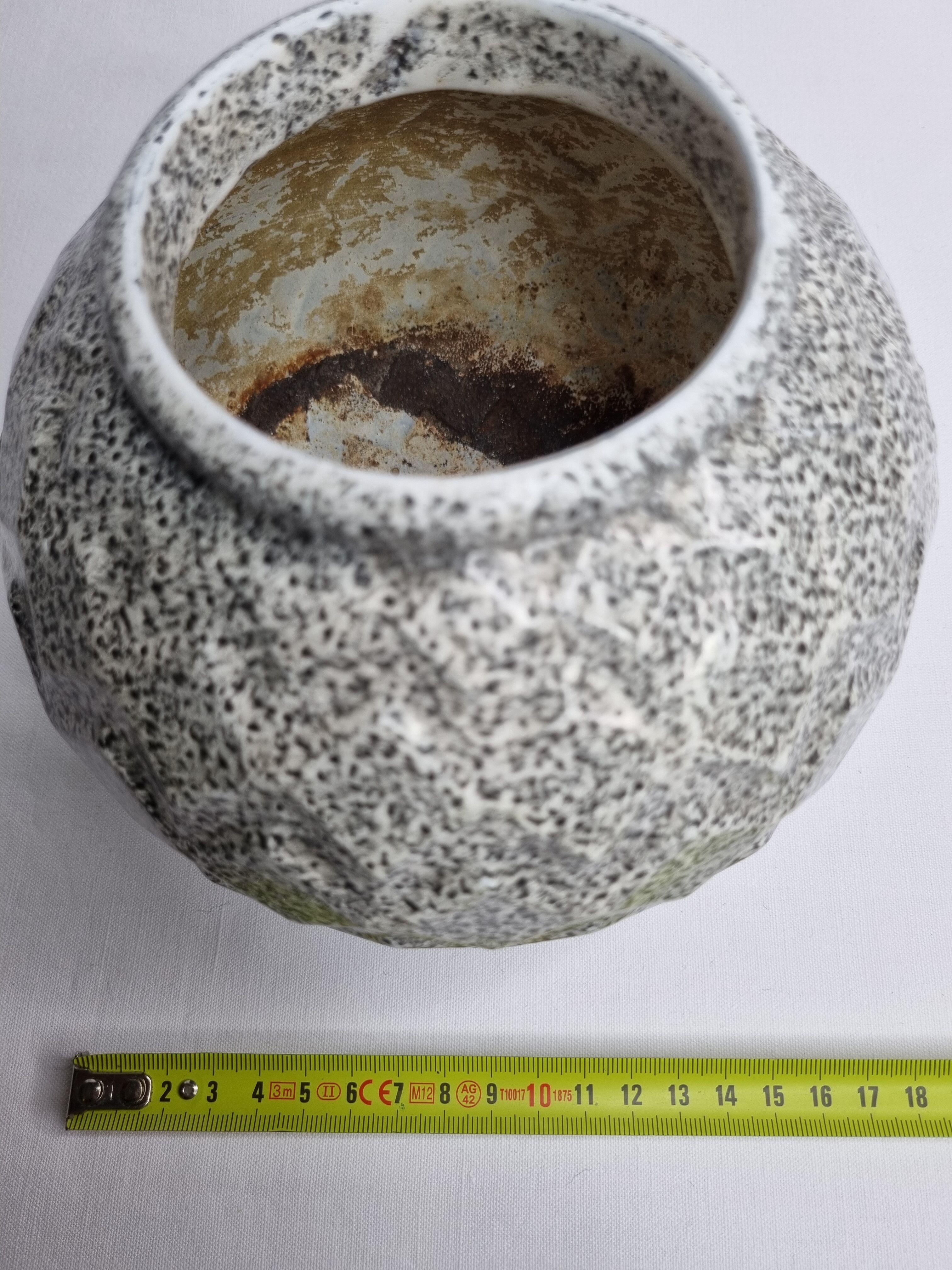 Art Deco ball vase in enamelled cast iron 1930