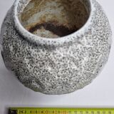 Vase boule art déco en fonte émaillée 1930