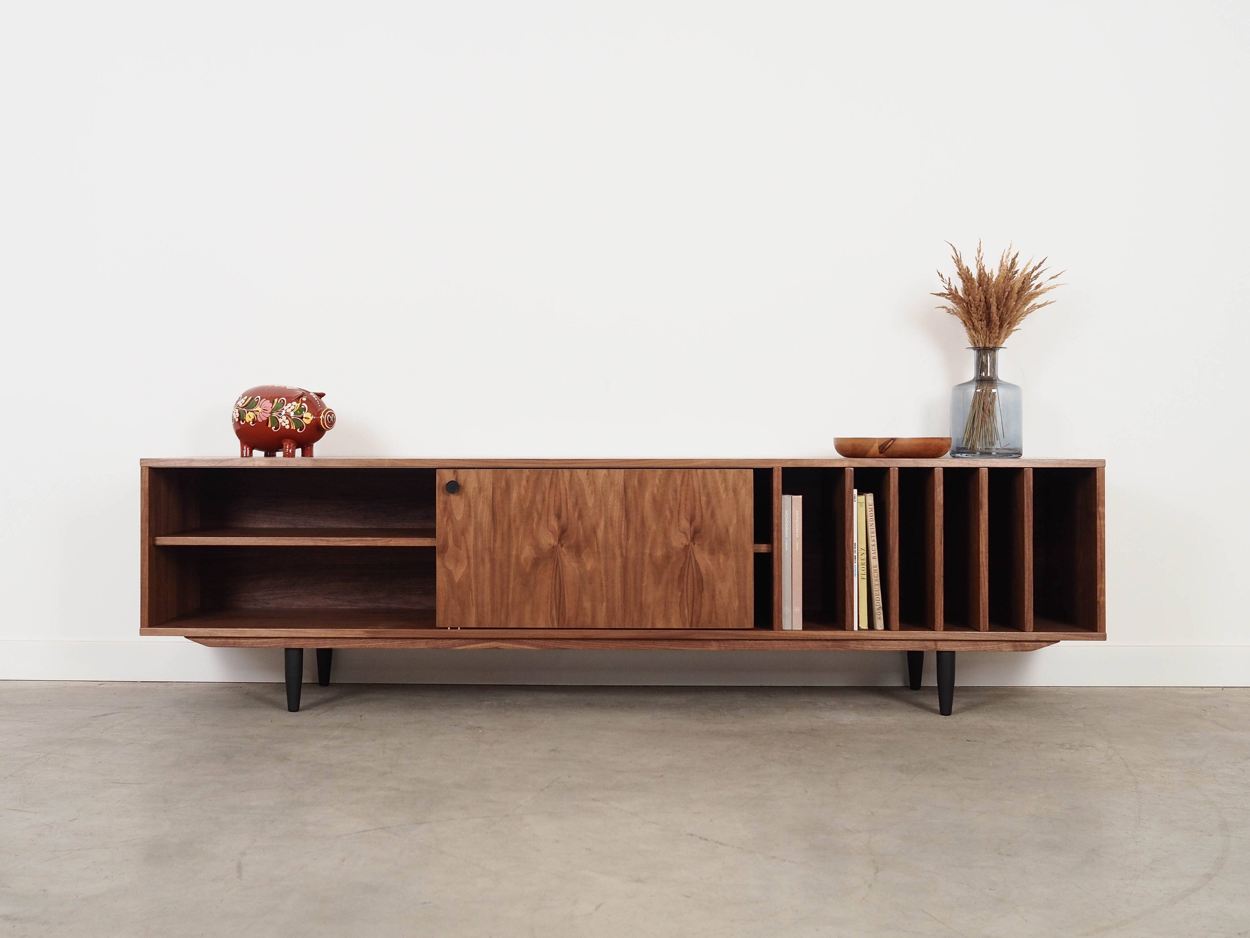 Buffet en noyer, design scandinave