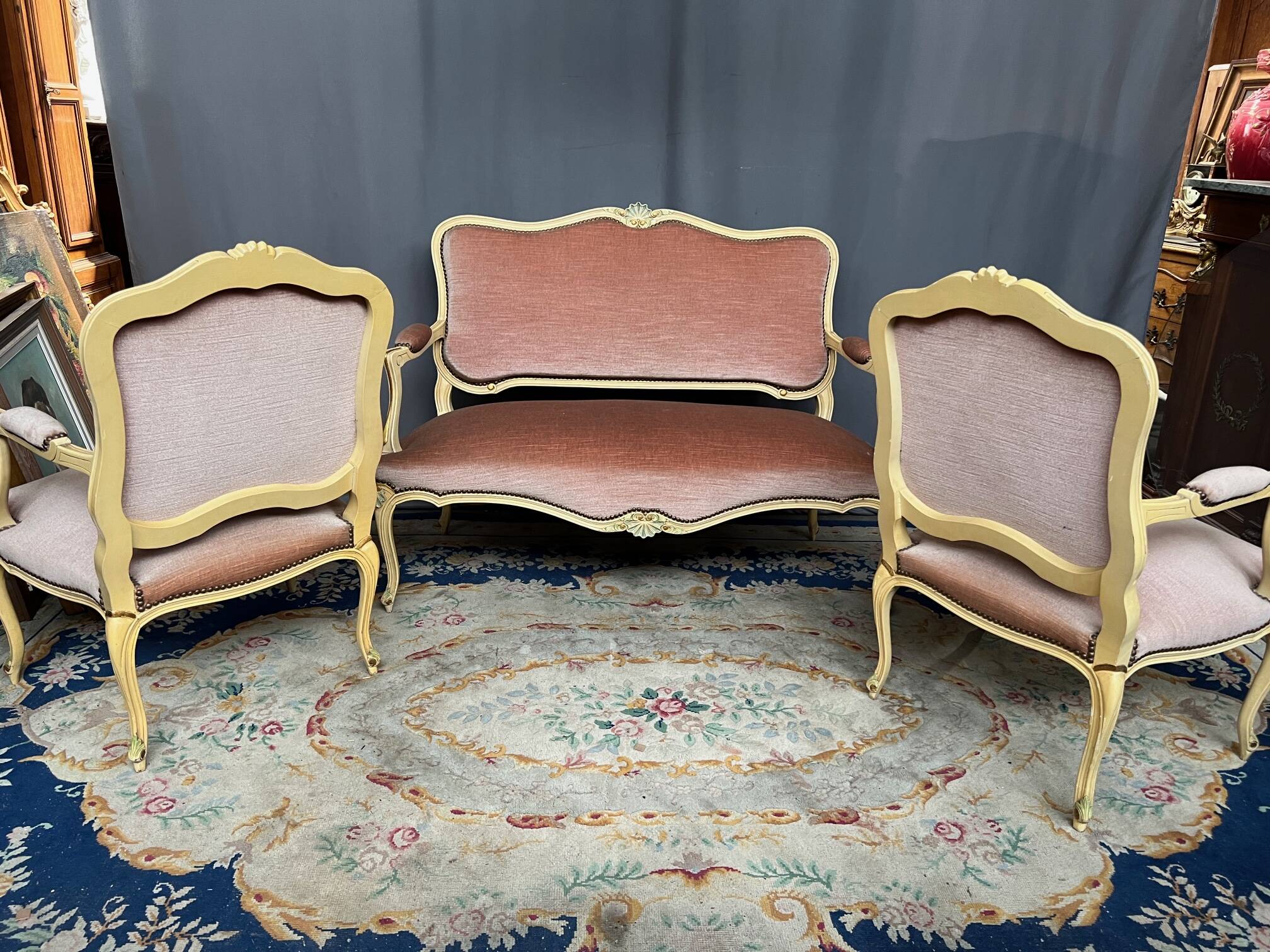 Louis XV style seat and bench set in pink fabric