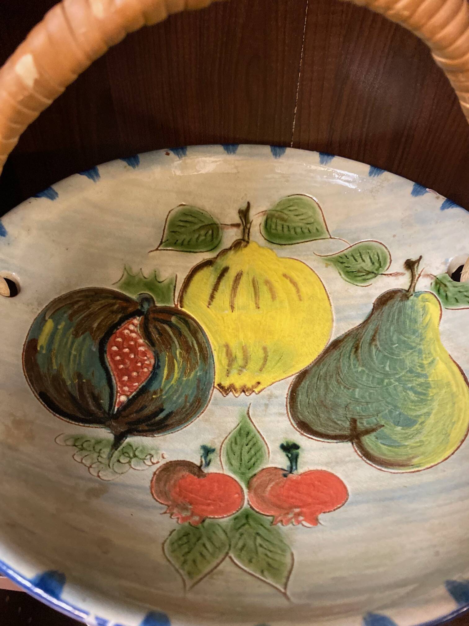 Fruit bowl signed puigdemont spanish ceramic fruit decor osie handle