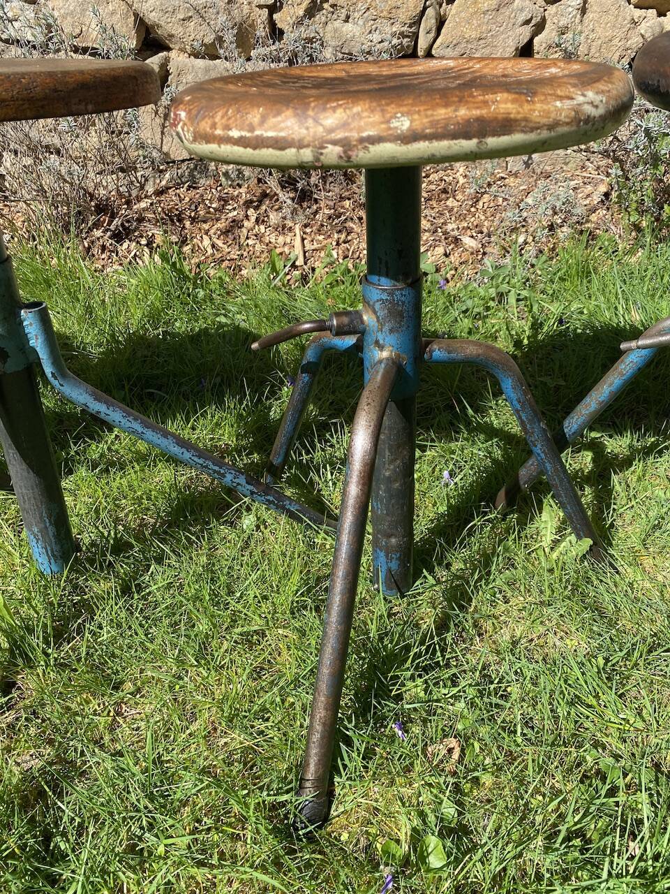 6 adjustable industrial workshop stools, 50s/60s