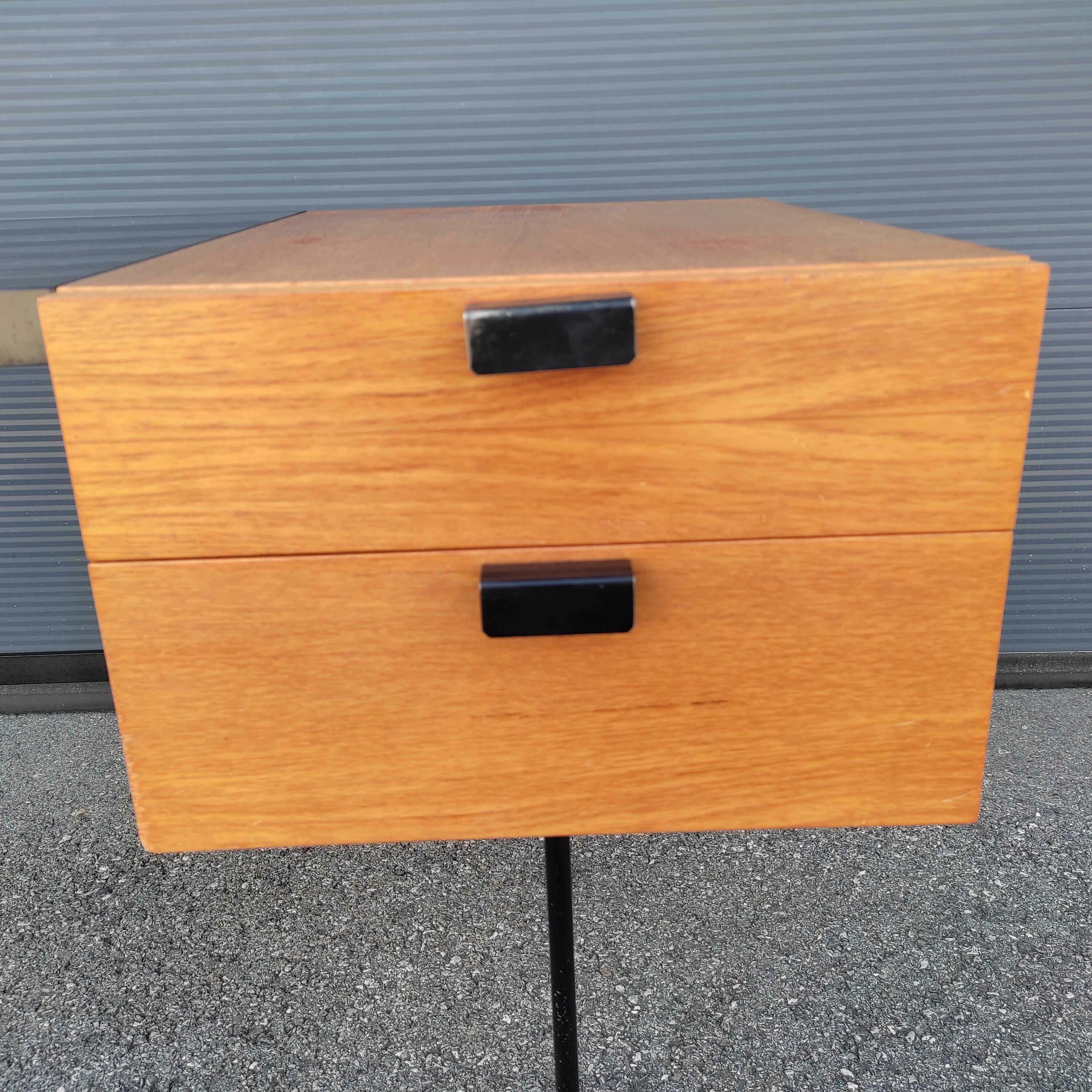 CM 141 desk by Pierre Paulin published by Thonet, 50s/60s