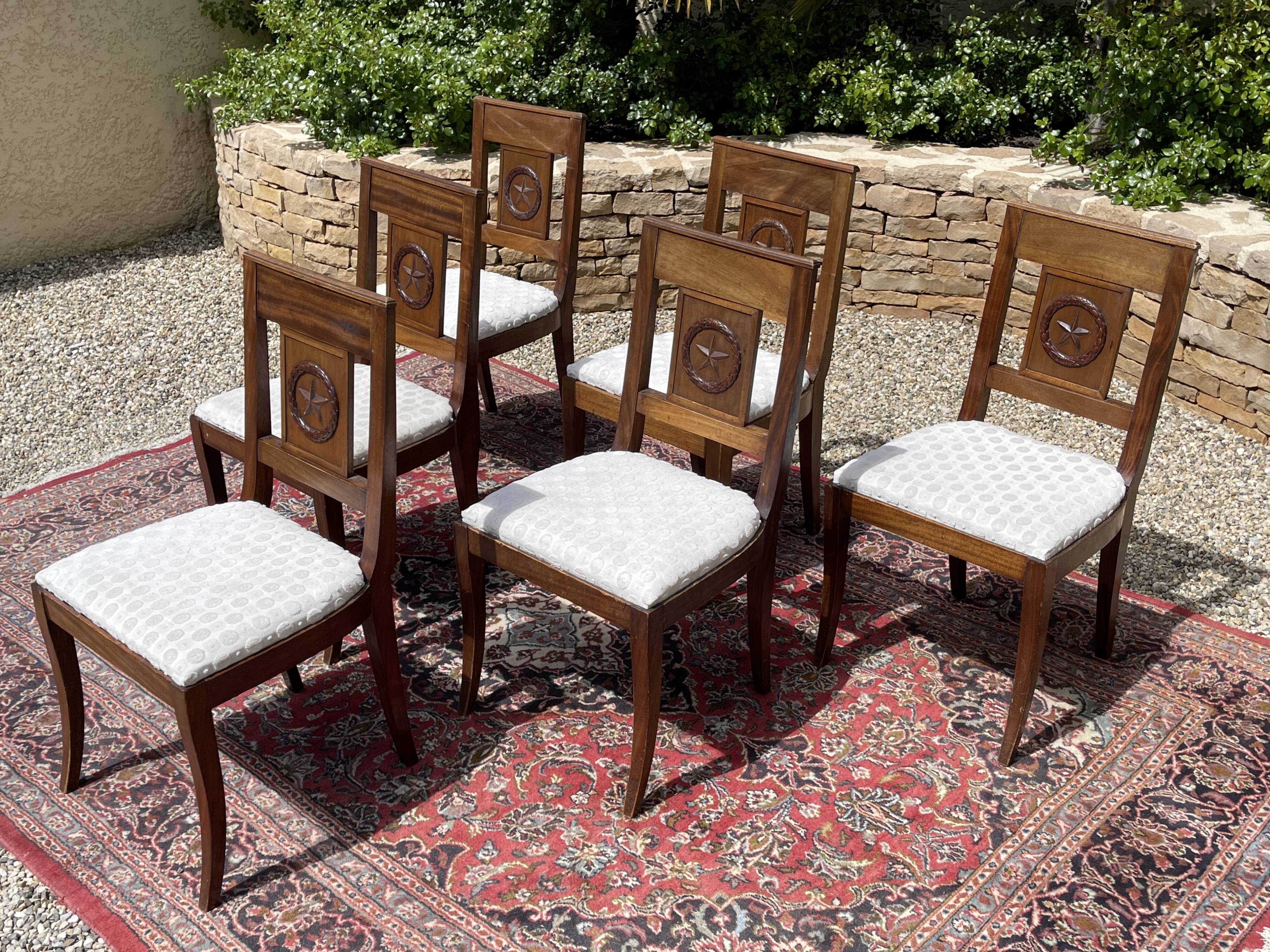 Suite de 6 chaises en acajou directoire