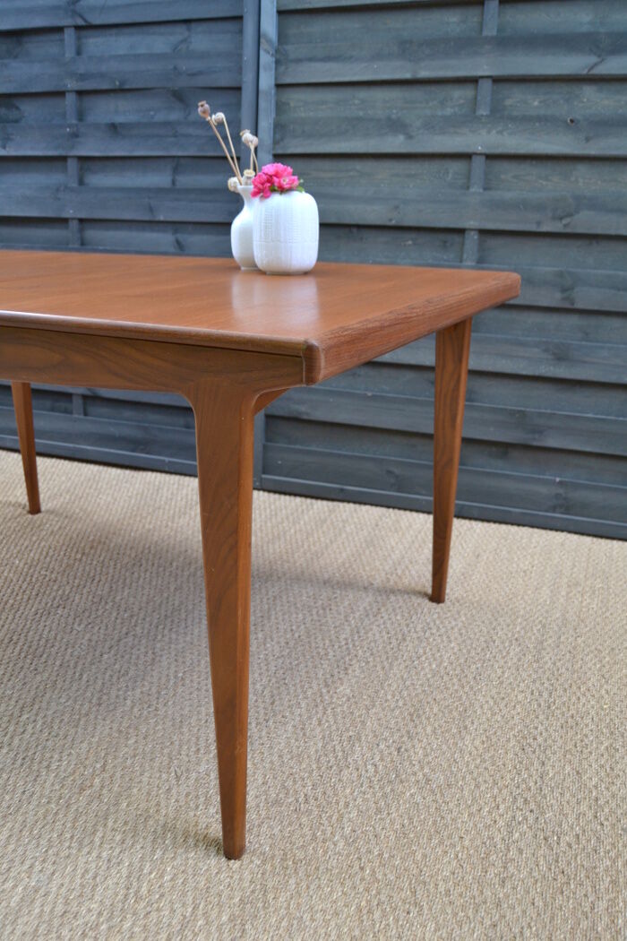 Table dining room extension by Younger