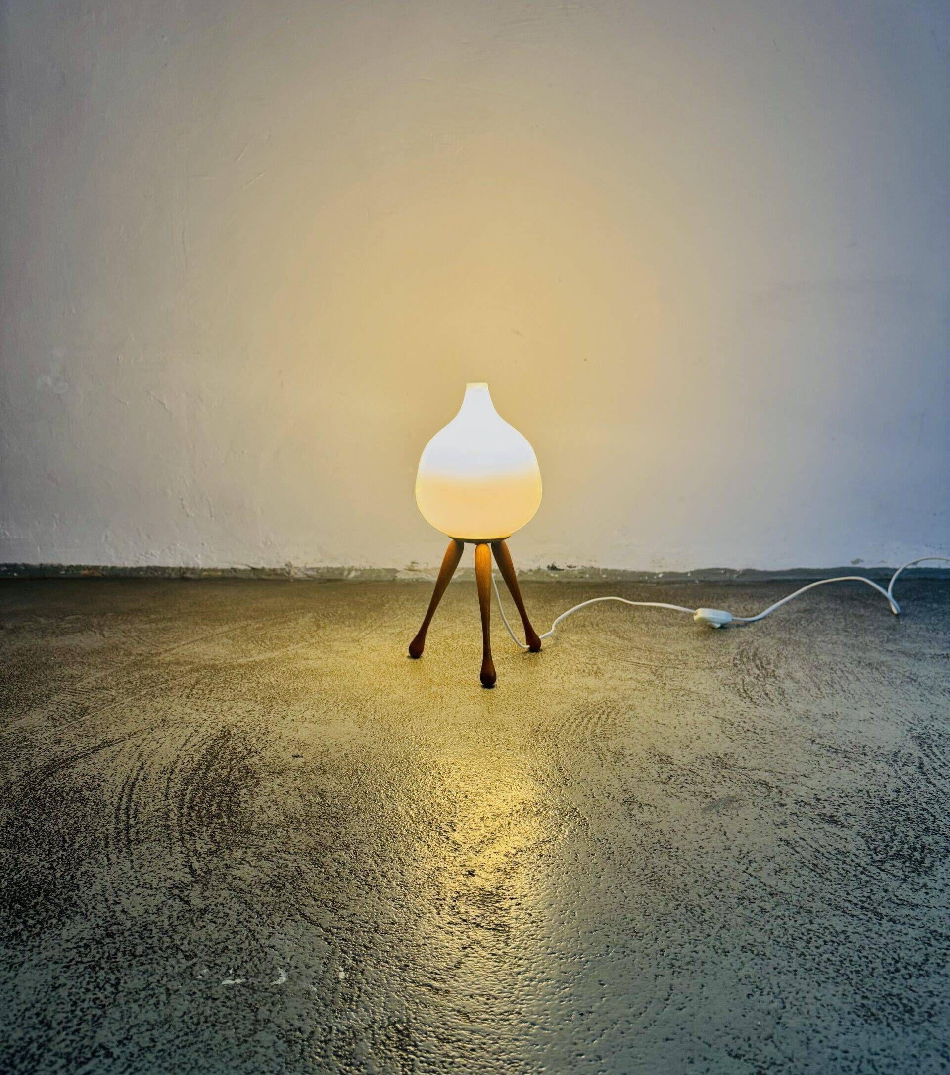 Model 105 Wooden Tripod Table Lamp By Uno & Östen Kristiansson For Luxus, Sweden 1950S
