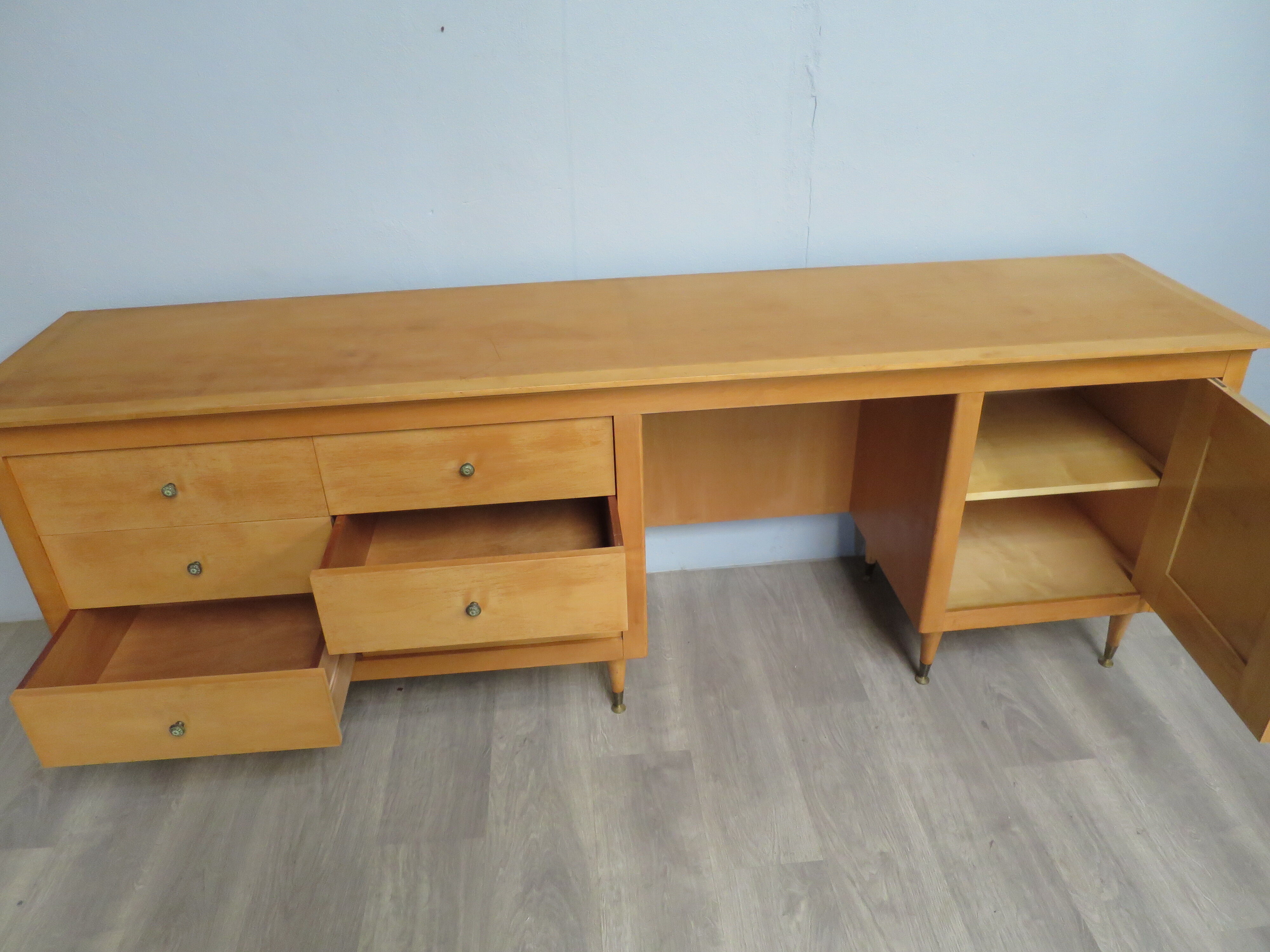 Office dresser year 70s