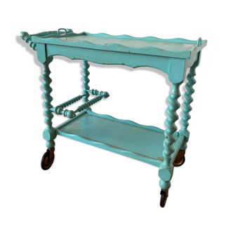 Serving table