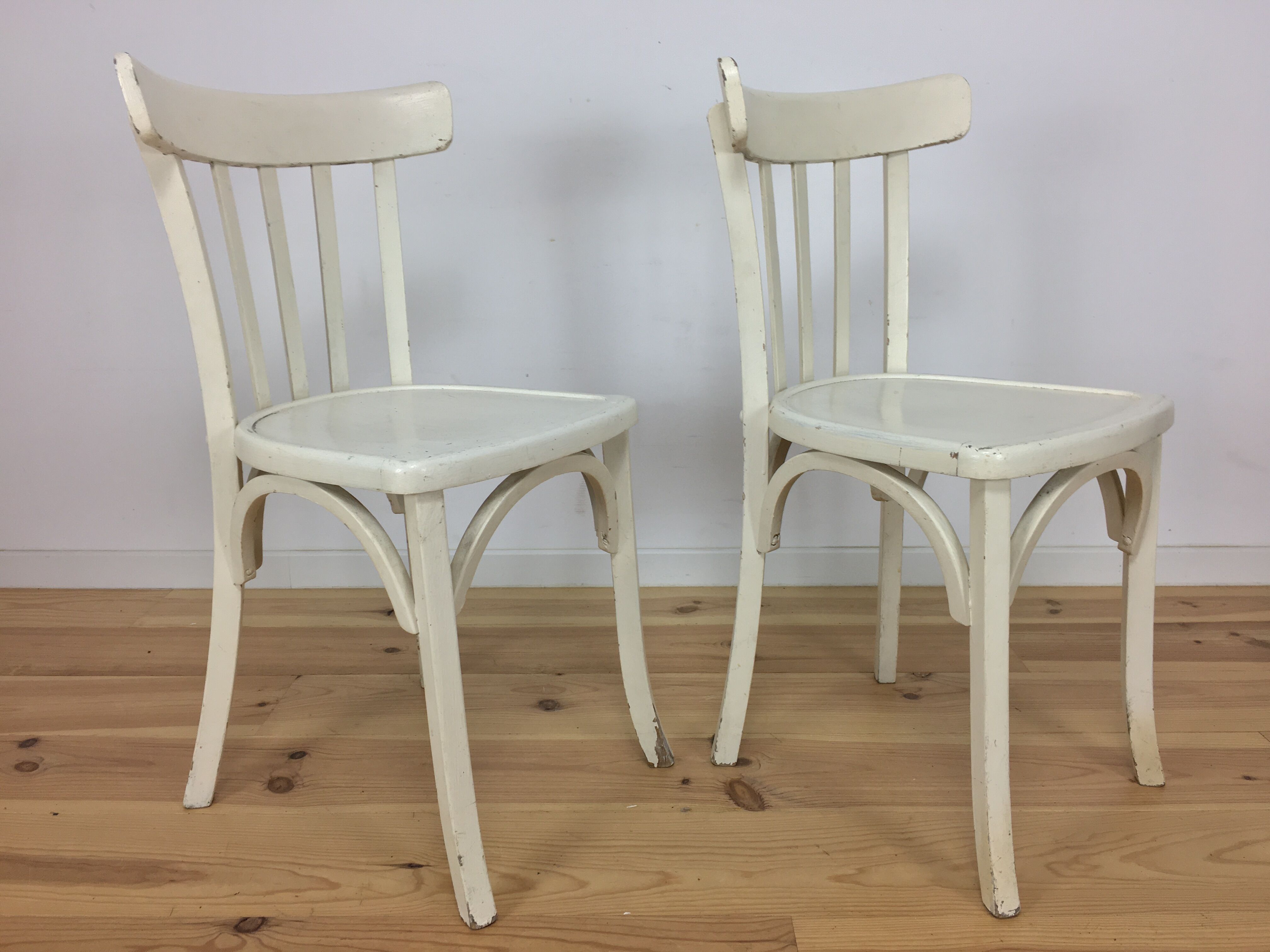 White Luterna vintage bistro chairs
