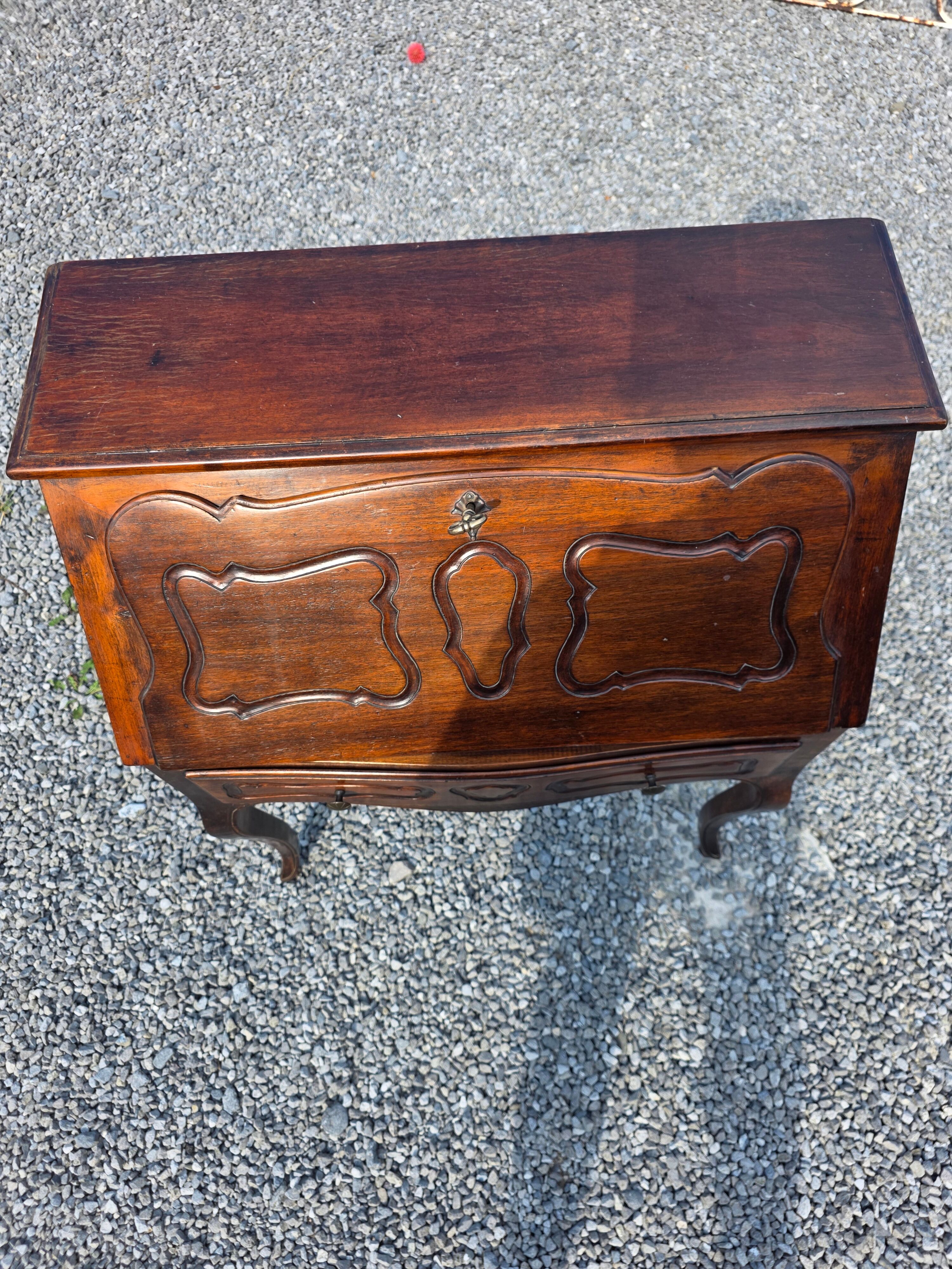 Curved donkey desk in walnut (secretary)