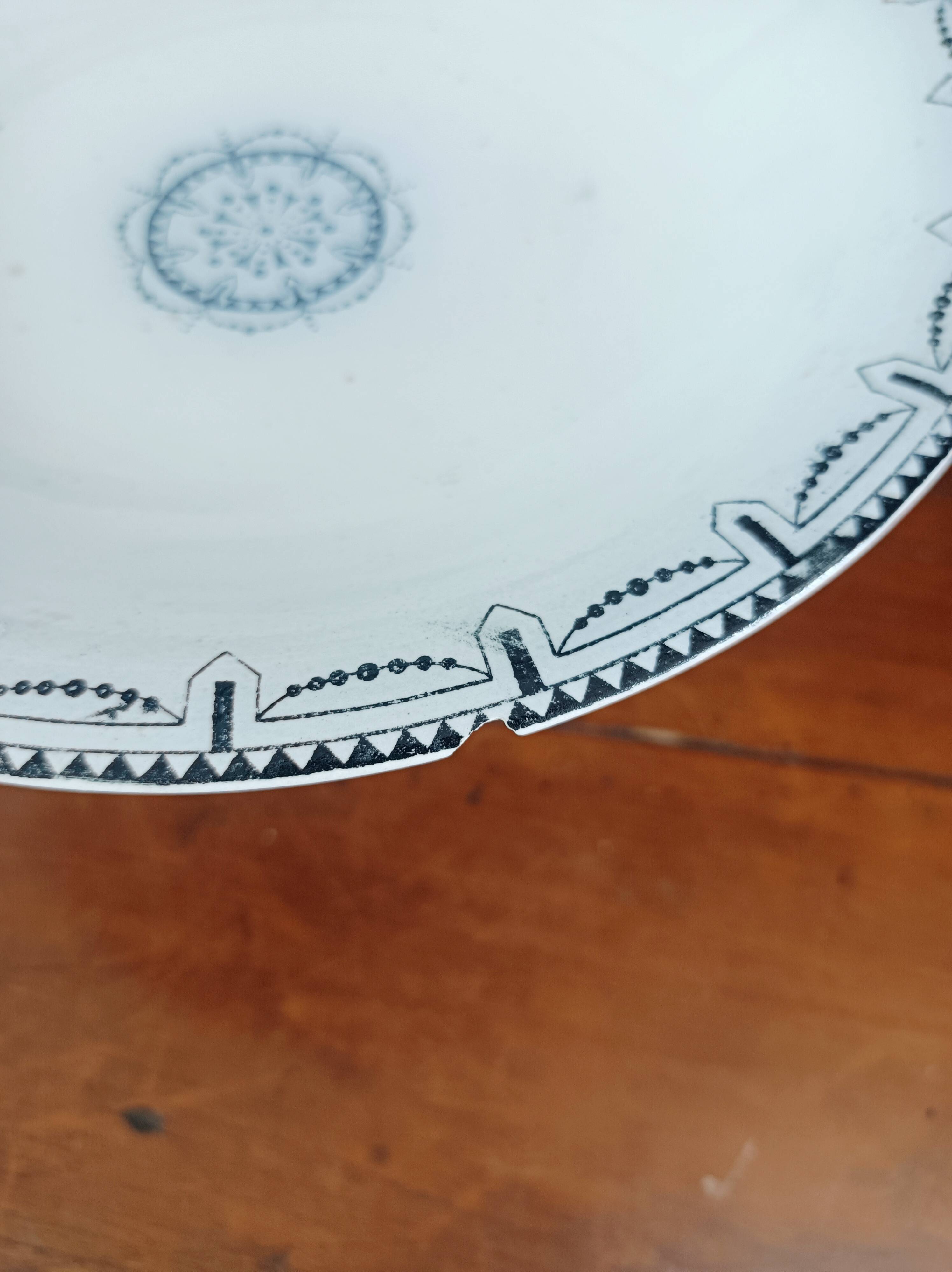 Onnaing Perles iron earth compote dish