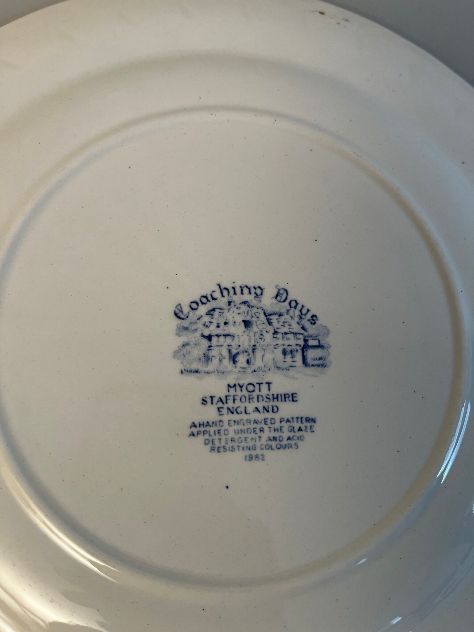 6 flat plates vintage Myott Meakin