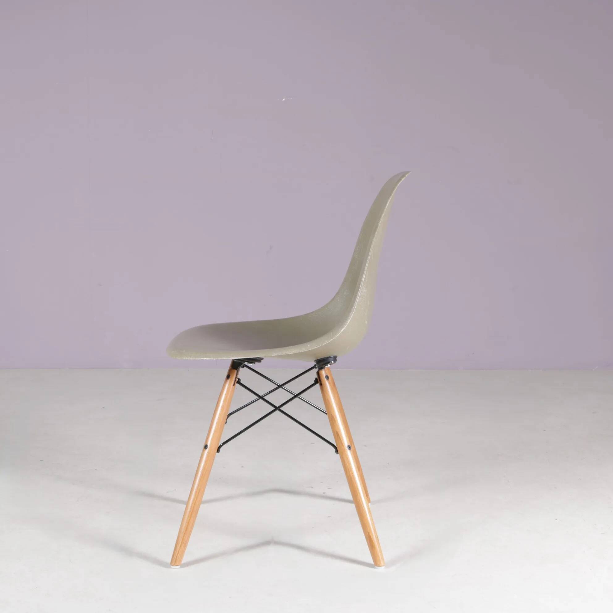 1960s set of 4 dining chairs in “sea foam” green fiberglass / Charles & Ray Eames / Herman Miller, USA