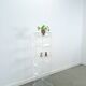 Armoire de rangement en plexiglas sur roulettes