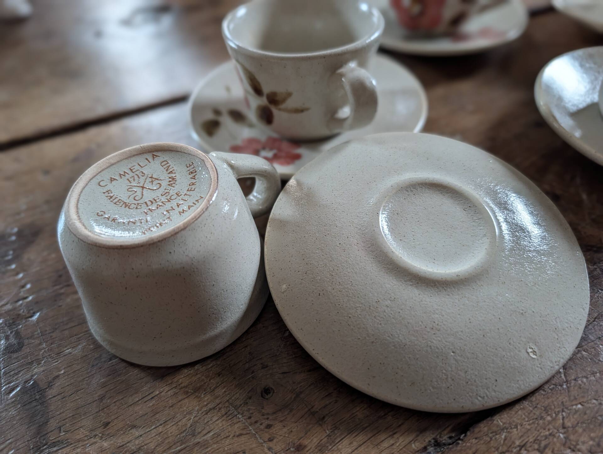 Saint-Amand Camelia – 6 hand-painted cups and saucers – 1950s/1960s