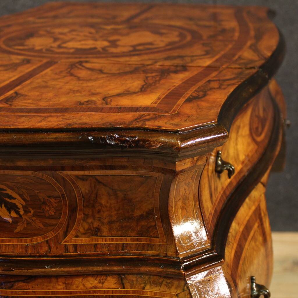 Coiffeuse lombarde marquetée de style Louis XV du XXe siècle