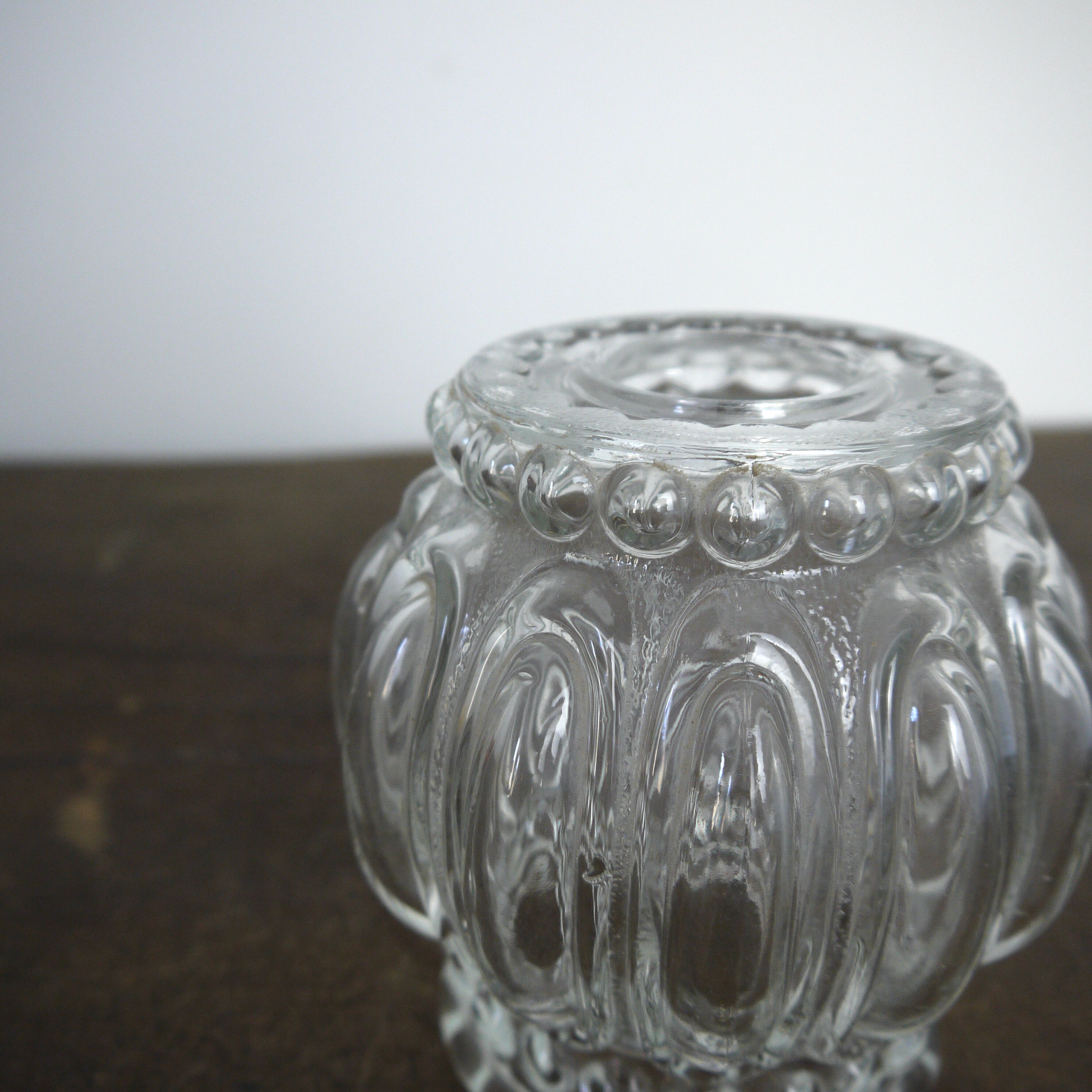 Abat-jour en verre moulé