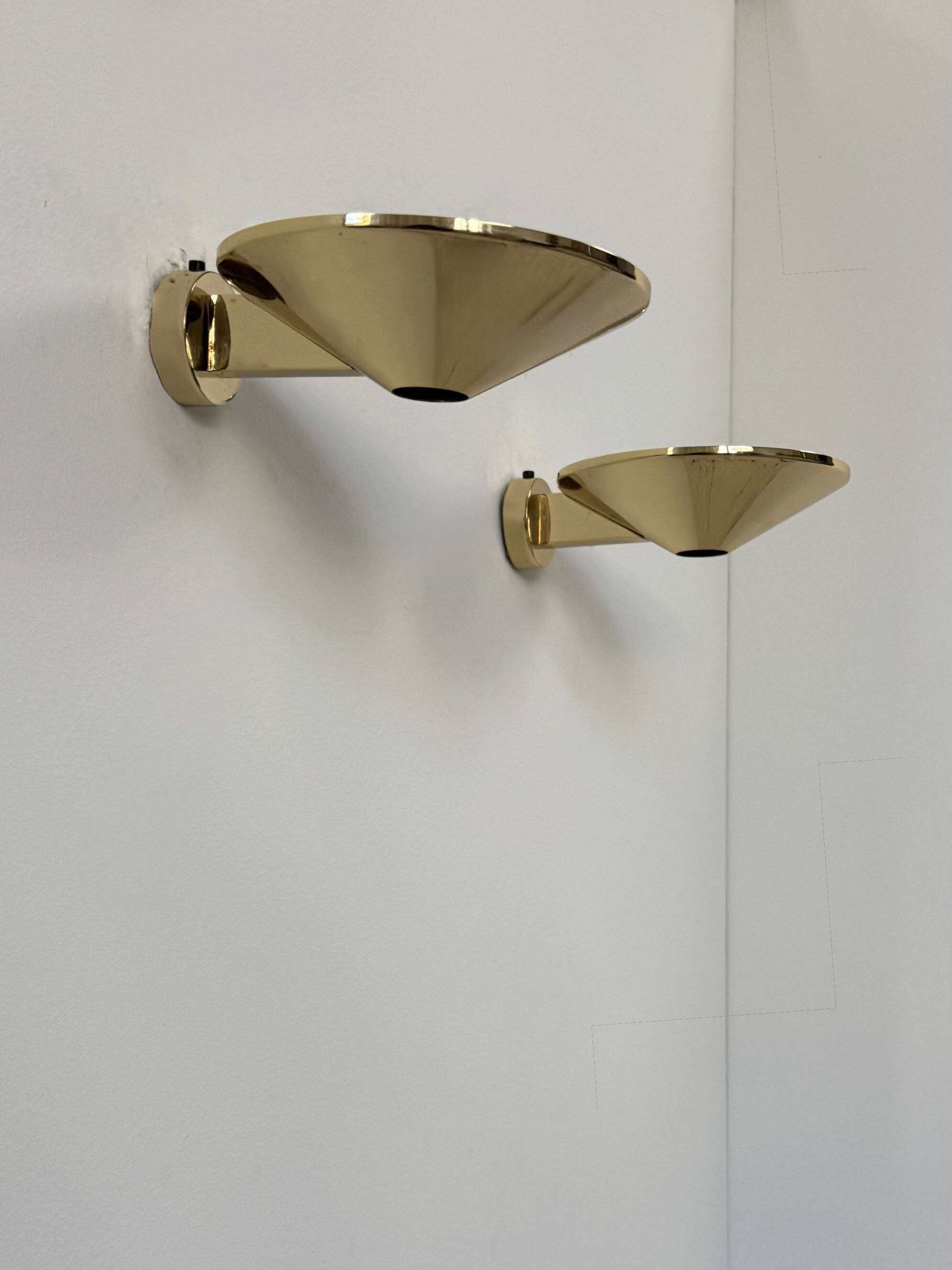 Paire d'appliques murales laiton massif, France, 1970